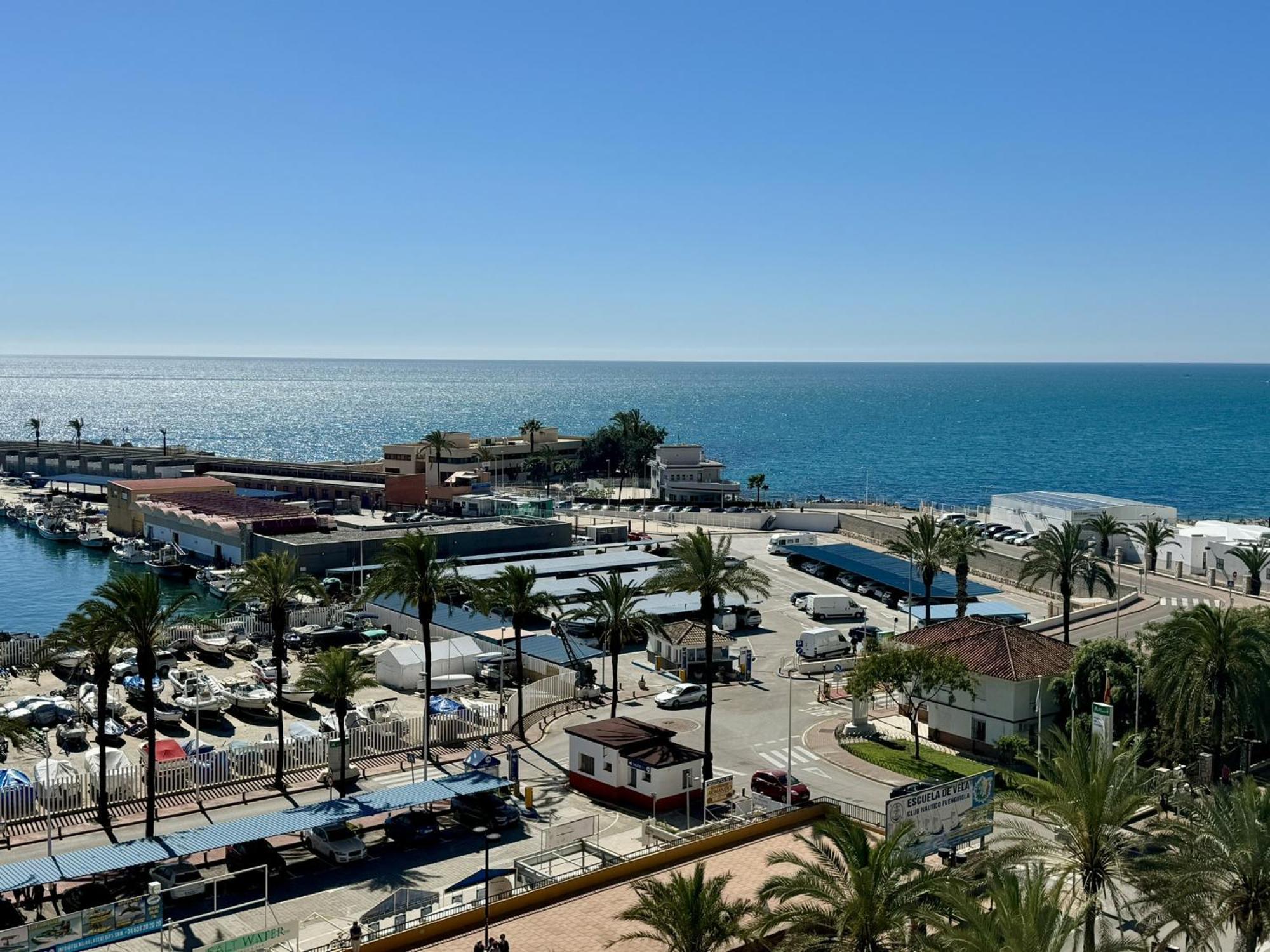 Beachfront Apartment With Terrace And Seaviews Fuengirola Buitenkant foto